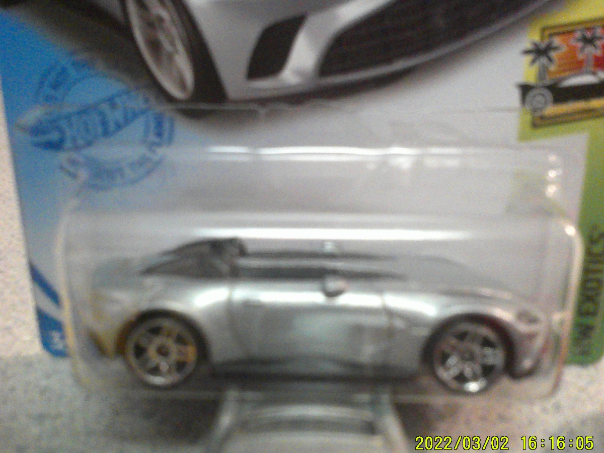 Hot Wheels Aston Martin diecast vehicle Lot - Image 5